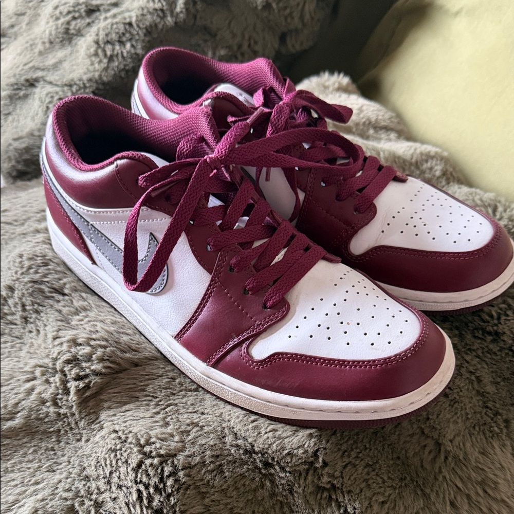 Nike Men's Burgundy and White Athletic Shoes
